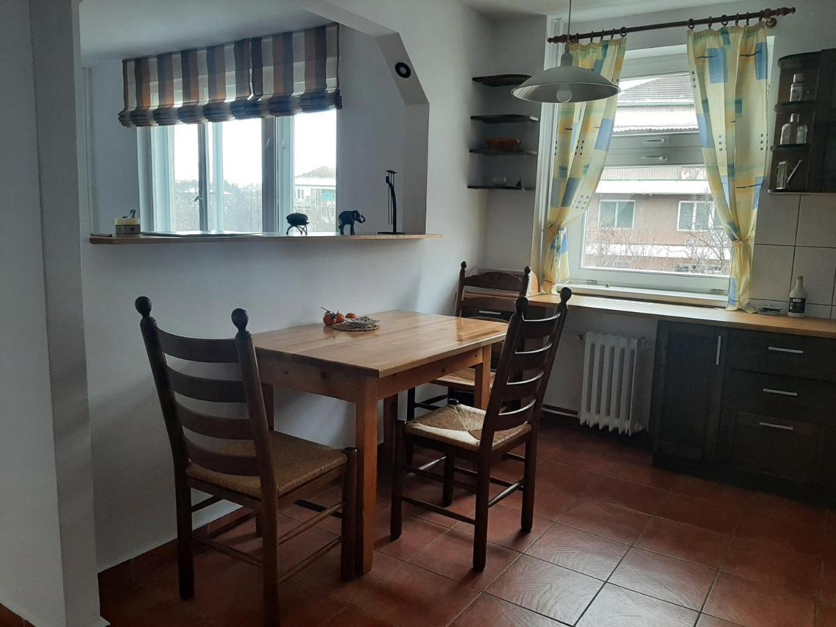 Hyggelig Apartment Oradea Bagian luar foto
