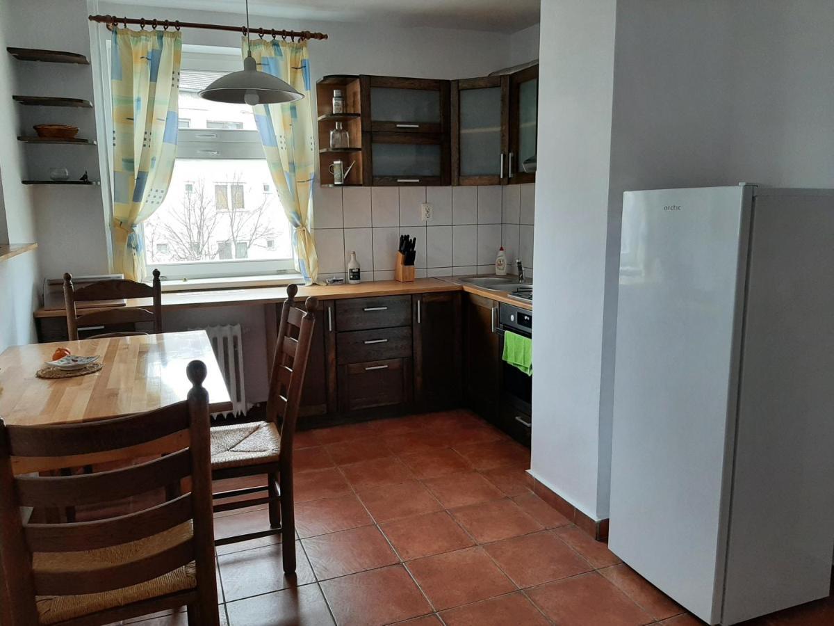 Hyggelig Apartment Oradea Bagian luar foto