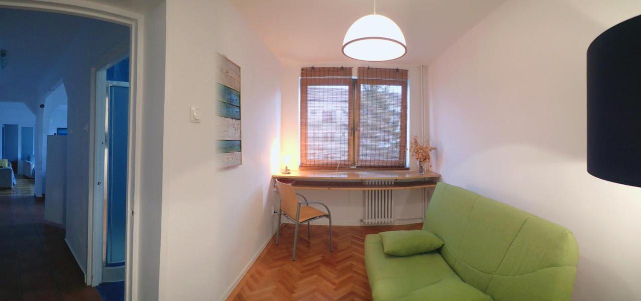 Hyggelig Apartment Oradea Bagian luar foto
